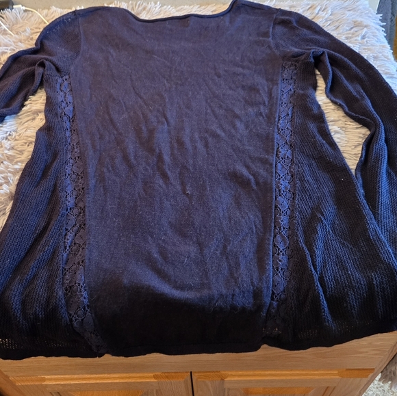 Lucky Brand Navy Long Sleeve Top with Lace detail Size Large - Picture 15 of 16